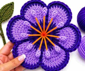 Aprende a tejer bella flor morada paso a paso